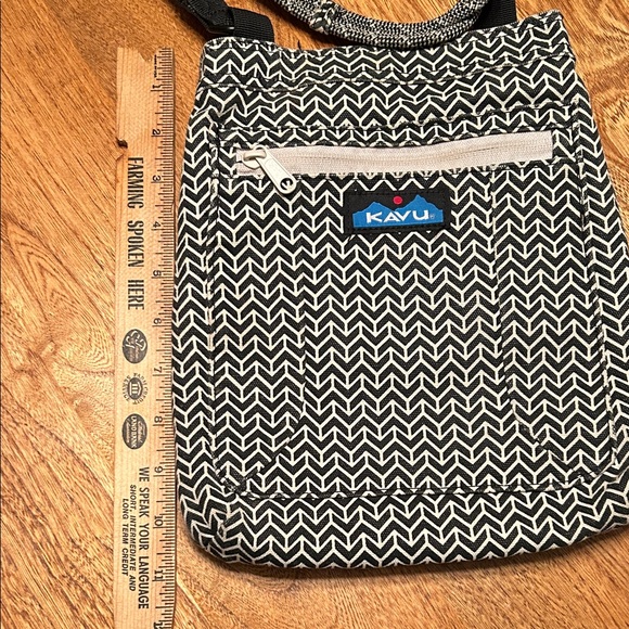 Kavu Black and White Patterned Belt Bag - Picture 12 of 14